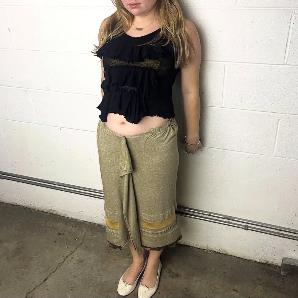 Sarah Pacini knit Ruffle Top - Picture 2 of 2